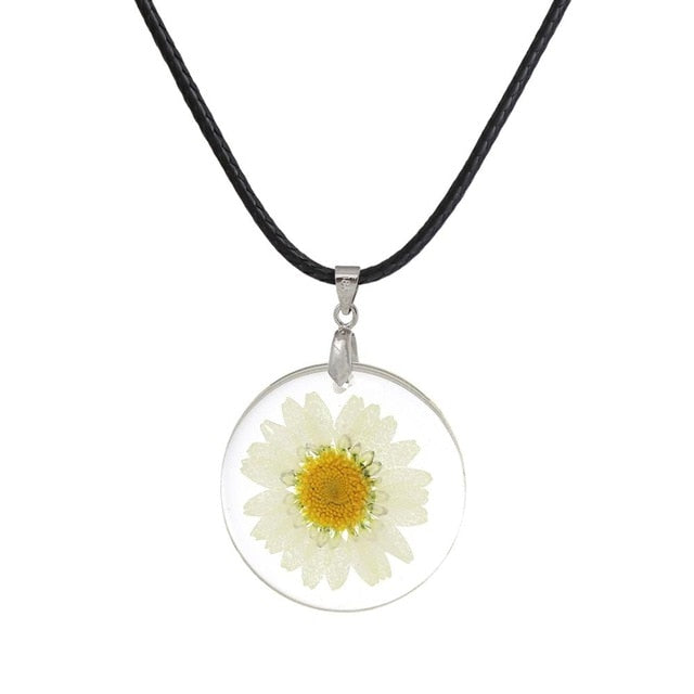 Transparent Resin Dried Flower Daisy Necklace